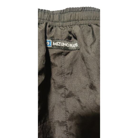 Mizuno High Performance Fully Lined Black and Red Running Shorts Windbreaker XL - Picture 4 of 9